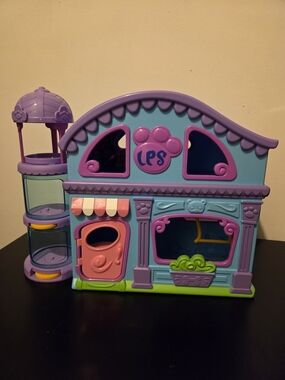 LPS Littlest Pet Shop Playset Blue And Purple Dollhouse